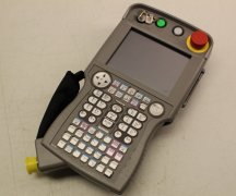 安川机械手维修示教器JZRCR-YPP21-1无法开机